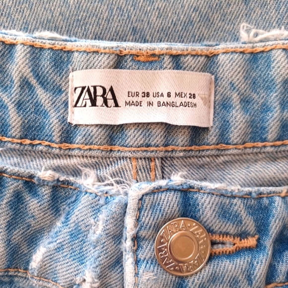 Light Wash Button Fly Straight Leg Zara Jeans Size 6 - Picture 8 of 10